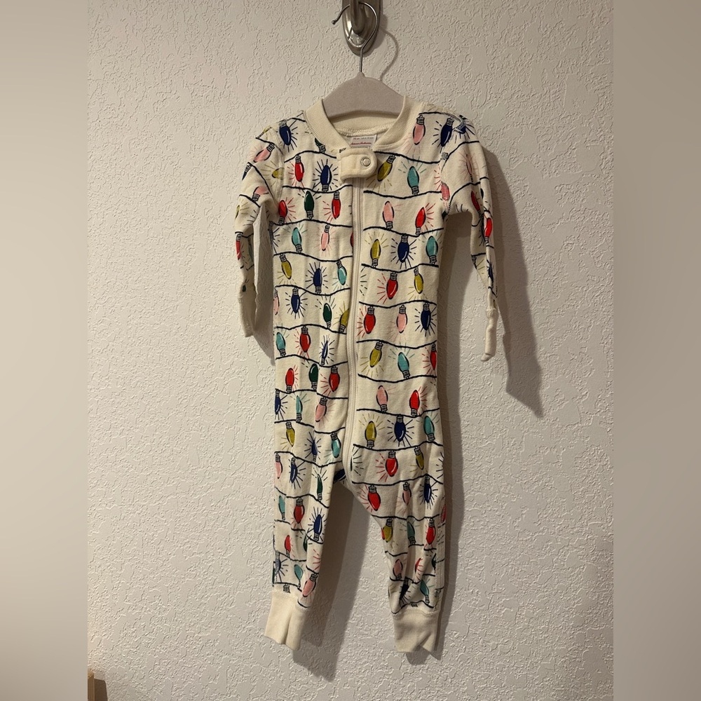 Hanna Andersson Cream Pajamas with Christmas Lights